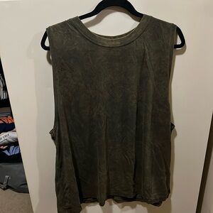 Lululemon muscle tank